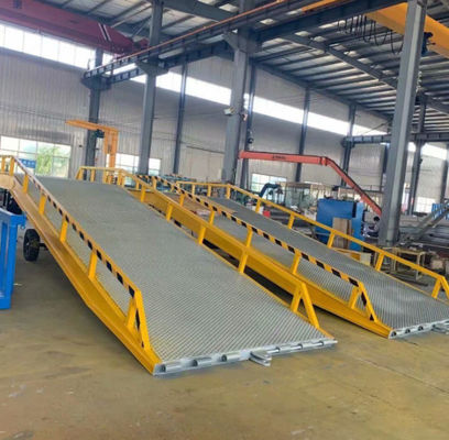 Hydraulic Heavy Duty Loading Dock Leveler With Anti Skid Checkered Plate Platform