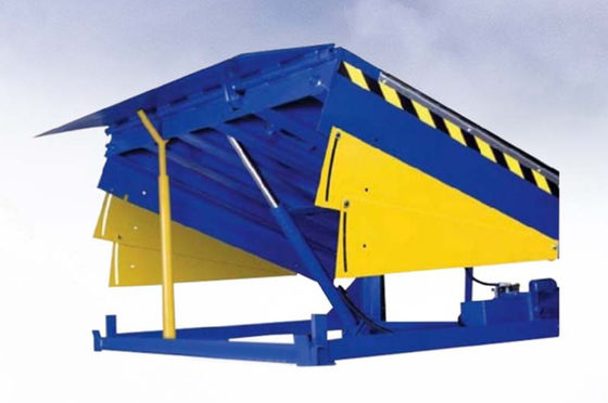 Truck Loading Dock Leveler Ramp With Safety Automatic Adjustable Electric 15T Stationary Loading Equipment