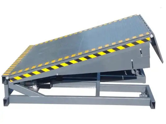 Container Loading Ramp Adjustable Galvanized Dock Door Levelers Workshop Automatic Dock Plate 25000-40000LBS Safe Design
