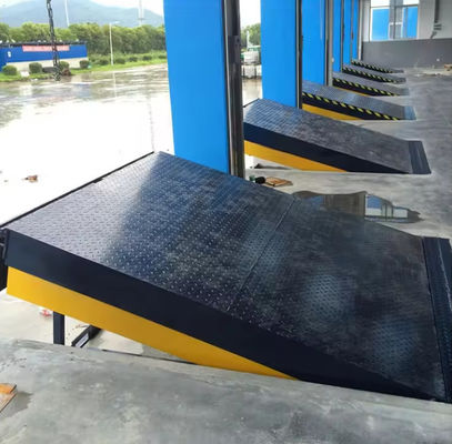 Truck Unloading Cargo Forklift Use Stationary Hydraulic Electric Loading Dock Leveler with Foot Pedal Control Advantages