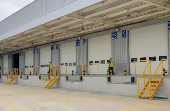 Galvanized Loading Dock Leveler 20000 Lbs Hydraulic On Site Installation Electric Controls 2 Ton 3ton 5ton For Cargo