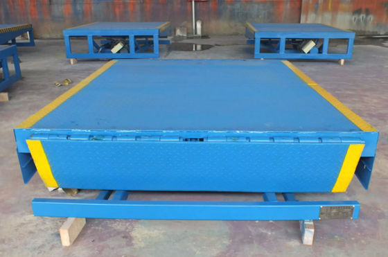 Customizable Electric/Hydraulic Loading Dock Leveler 10 000-20 000 Lbs Capacity Powder Coated/Galvanized Finish