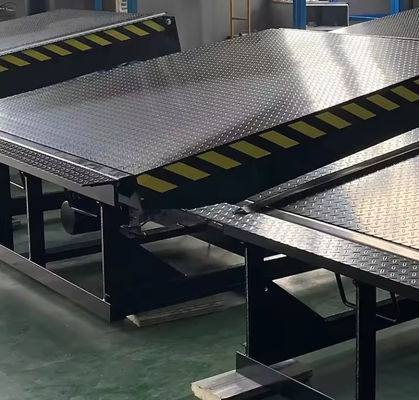 Powder Coated Loading Dock Leveler Safety Chains 10 000-20 000 Lbs Mechanical Installation Hydraulic Dock Platform