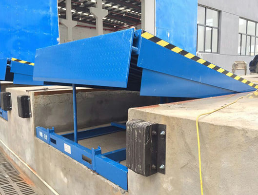 On Site Installed Electrical / Hydraulic Loading Dock Levelers 10 000 - 20 000 Lbs Capacity