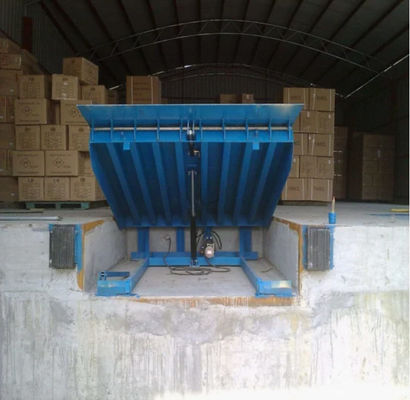 Customizable Commercial Electric / Hydraulic Loading Dock Leveler With Safety Bars