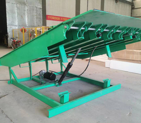 Workshop Automatic Dock Plate Dock Door Levelers 25000-40000LBS Safe Design Mechanical Platform Size Customizable