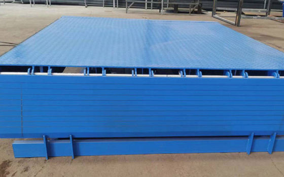 Workshop Automatic Dock Plate Dock Door Levelers 25000-40000LBS Safe Design Hydraulic Power Source Customized
