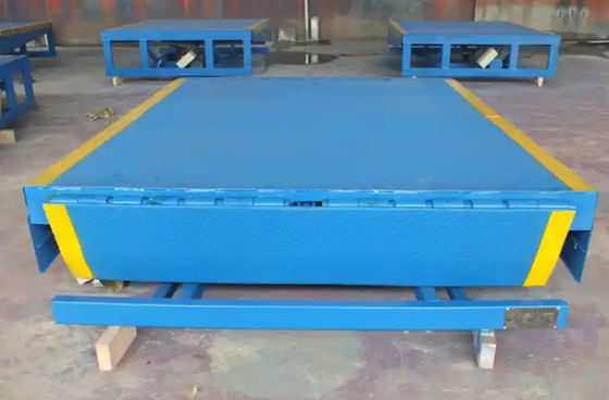 Safety Chains Workshop Automatic Dock Plate Dock Door Levelers 25000-40000LBS Safe Design For Loading