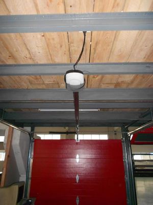 Customized Fire Station Industrial Sectional Doors Powder Coated Finish Automatic Formed Design