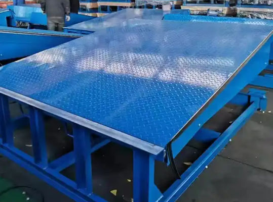 Electric Dock Door Levelers Workshop Automatic Dock Plate 25000-40000LBS Safe Design For Safe Loading