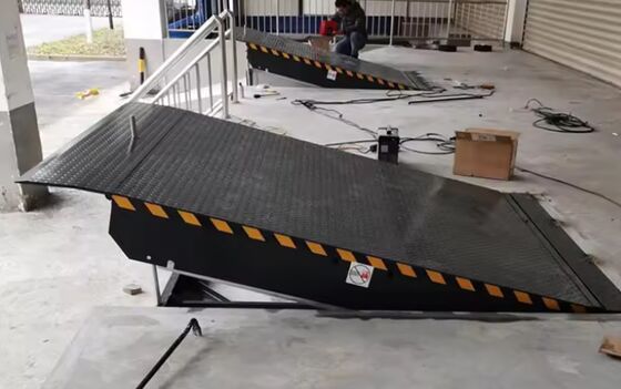 8T /10T Capacity Hydraulic Tons Warehouse Customizable Platform Size Workshop Automatic Dock Plate Dock Door Levelers 25000-40000LBS Safe Design