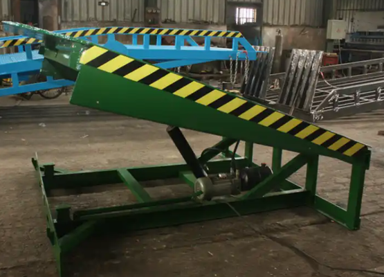 Galvanized Dock Door Levelers Workshop Automatic Dock Plate Lifting Dock Loading and Unloading Ramp Fixed Dock Leveler