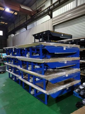 Industrial Hydraulic Loading Dock Leveler Equipment 40000LBS For Loading Bay