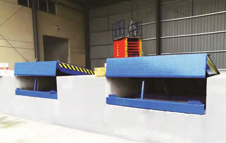 Customizable Lip Length Workshop Automatic Dock Plate Dock Door Levelers 25000-40000LBS Safe Design With Push Button Controls