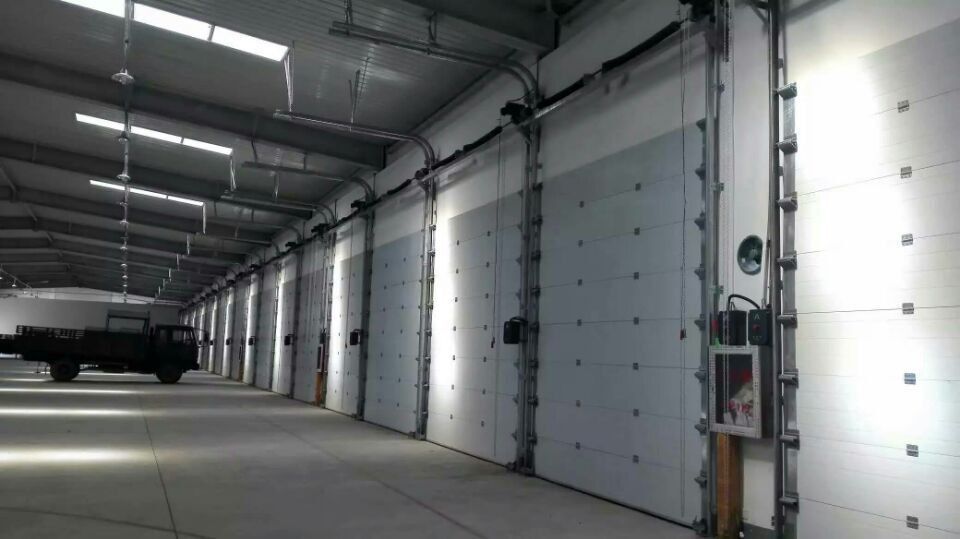 0.4mm Steel Plate Commercial Sectional Overhead Doors With Hot Galvanized Hardware