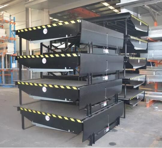 Electric Automatic Hydraulic Dock Levelers , Loading Bay Dock Levellers