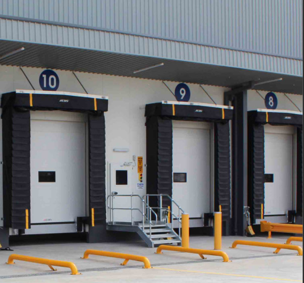Retractable Loading Dock Shelter Wear Resisting Pvc Industrial Door Mechanical Anti Wind